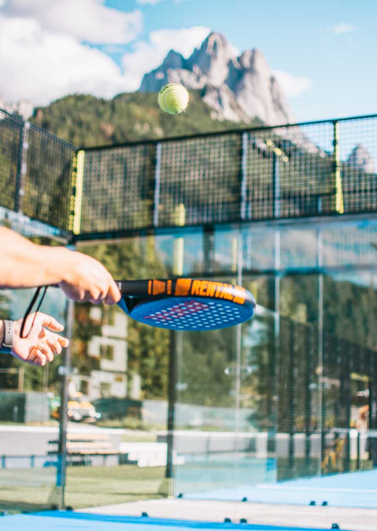 Gioca a Padel con i tuoi amici